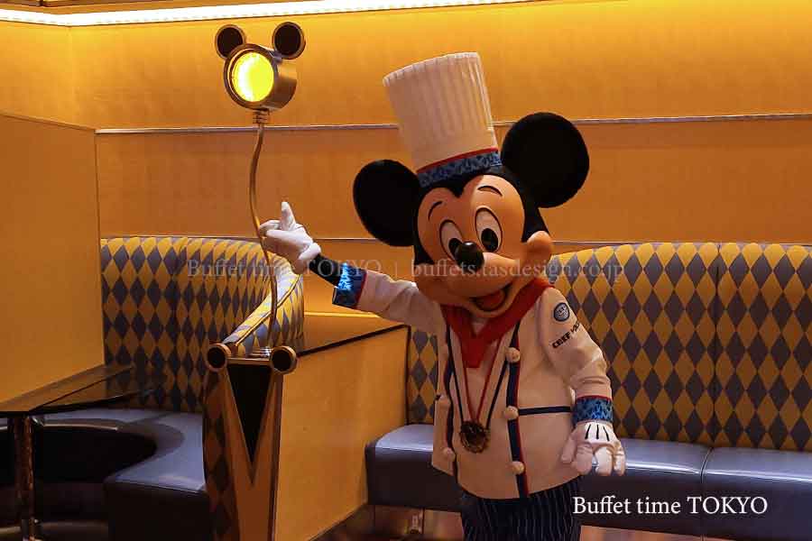 キャラクターグリーティングで会えるミッキーマウス